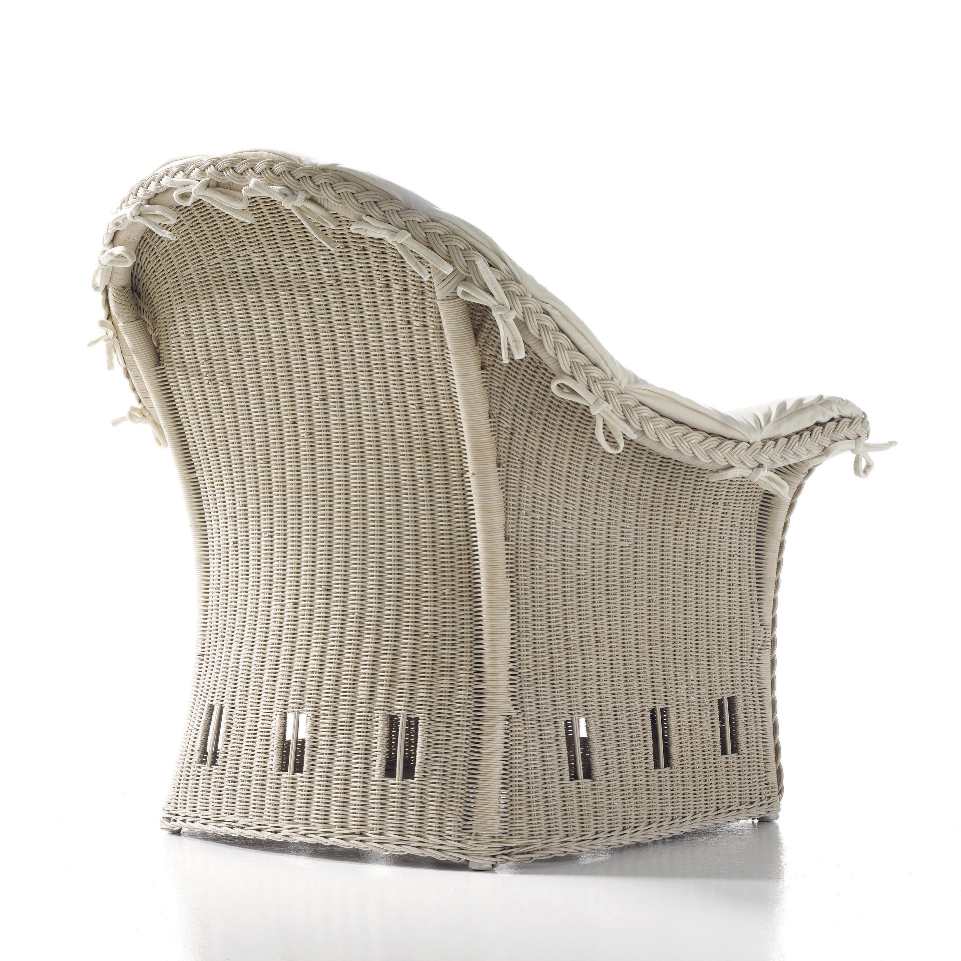 Violet Armchair-Bonacina 1889-moderndesign.io