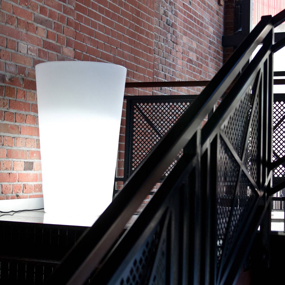 X Pot Vase-Slide-moderndesign.io