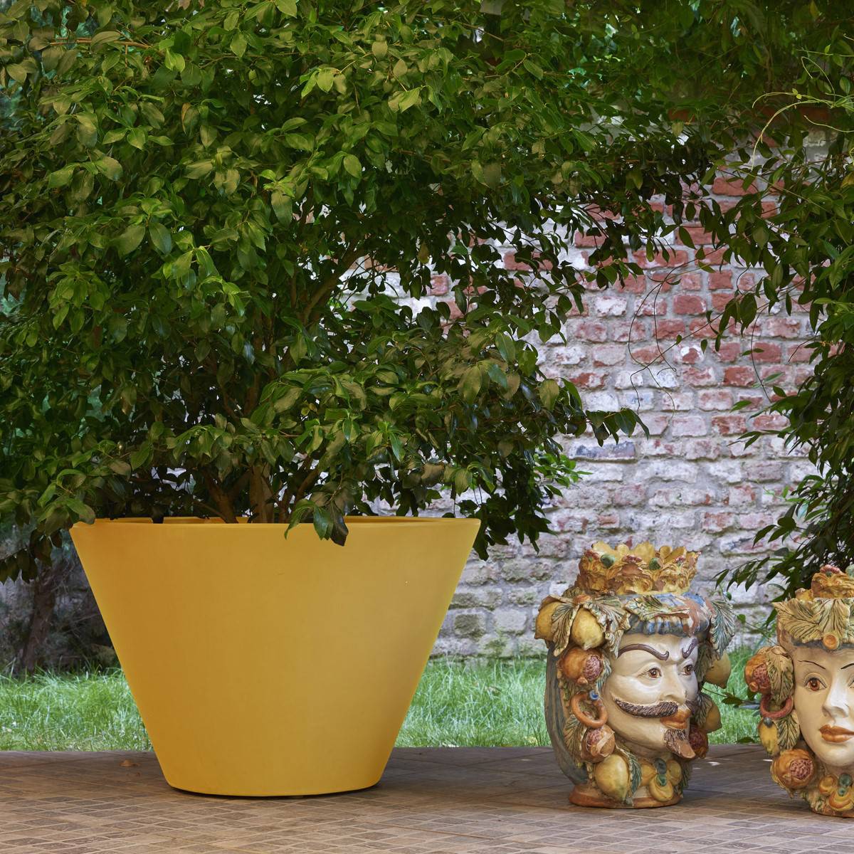 X Pot Vase-Slide-moderndesign.io