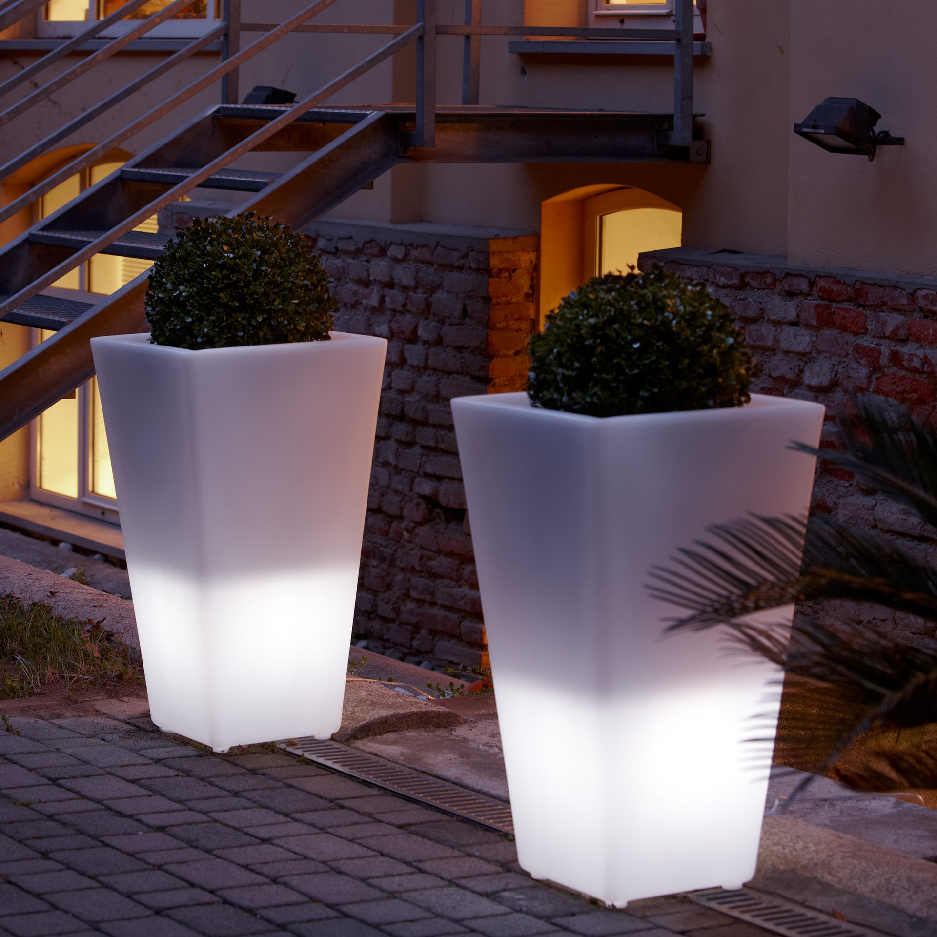 Y Pot Vase-Slide-moderndesign.io