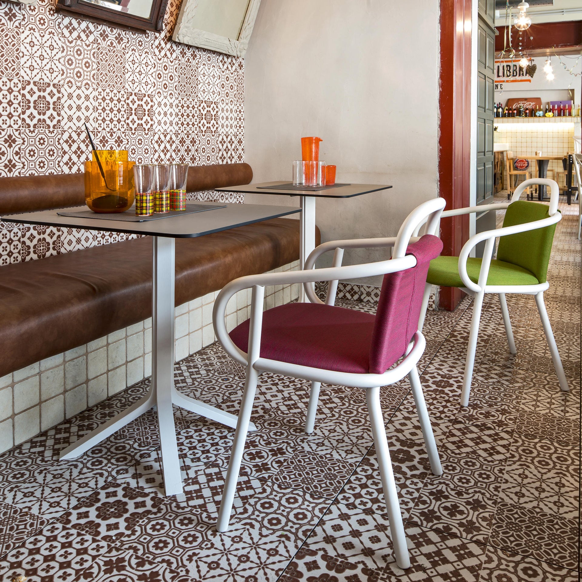 Zantilam 02 Dining Chair (With Arms)-Very Wood-moderndesign.io