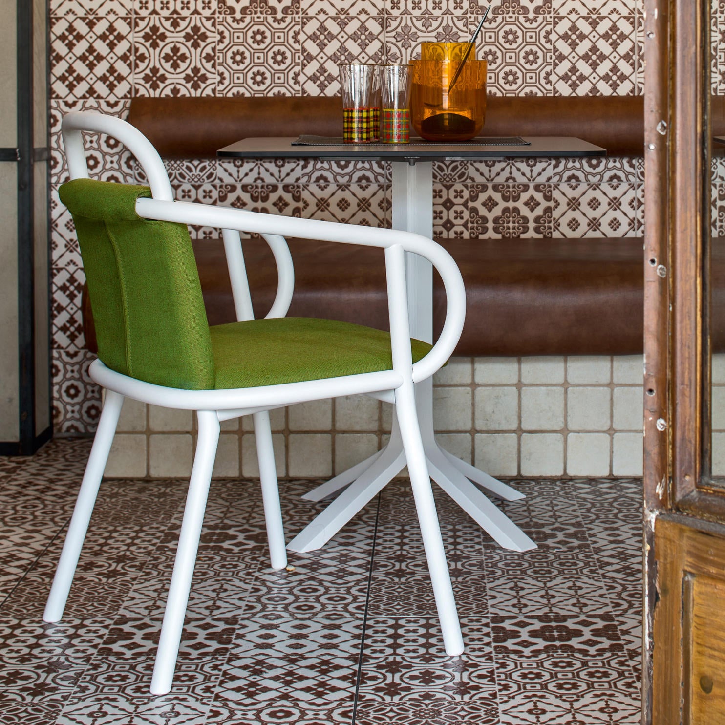Zantilam 02 Dining Chair (With Arms)-Very Wood-moderndesign.io