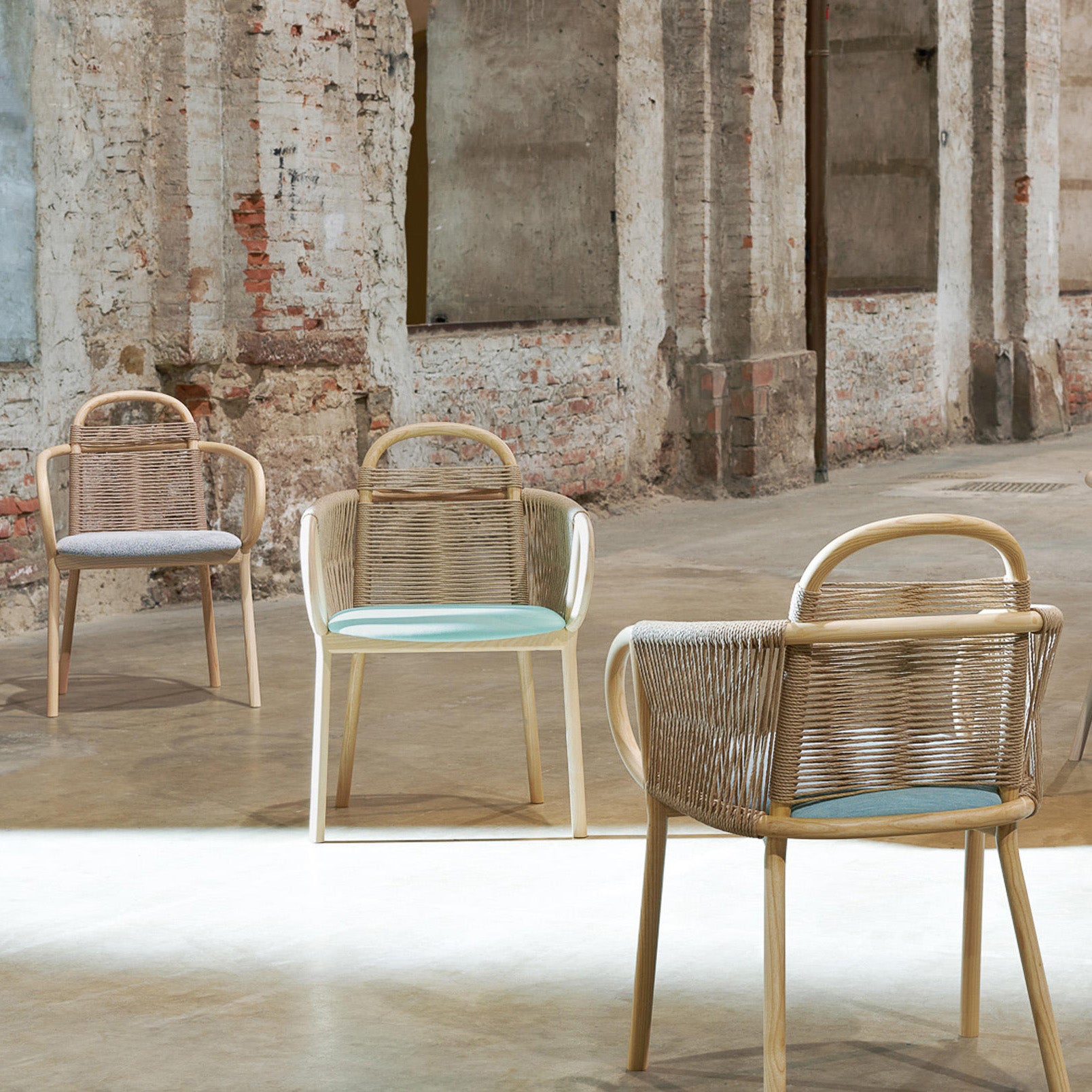 Zantilam 32/32NR Dining Chair (With Arms)-Very Wood-moderndesign.io