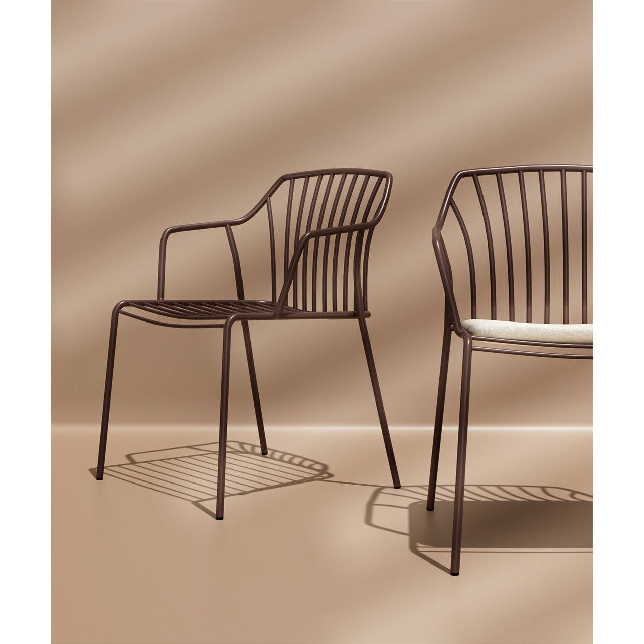 Ada P Dining Chair (with arms)-Castil-moderndesign.io