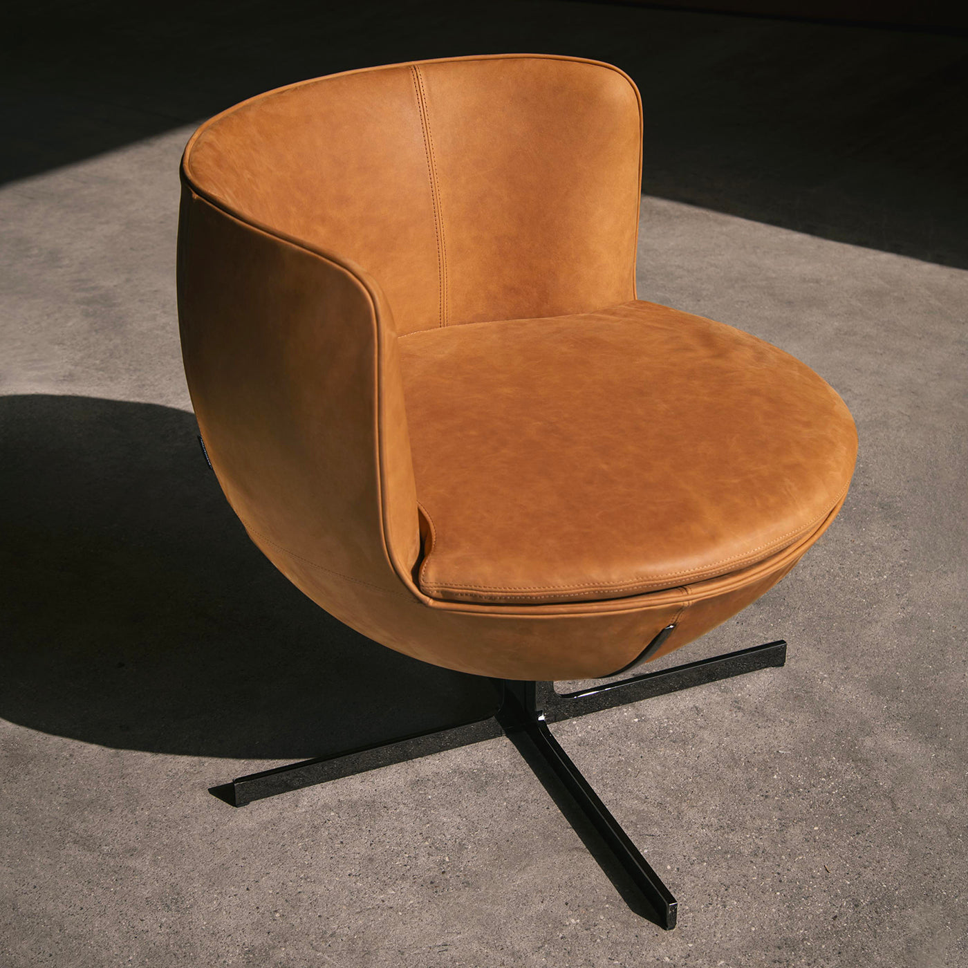 Calice Lounge Chair-La Manufacture-moderndesign.io