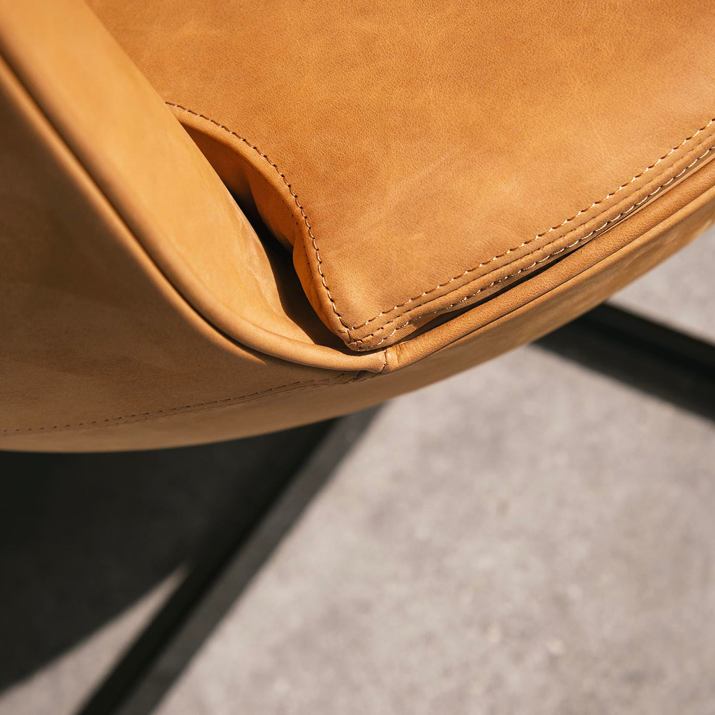 Calice Lounge Chair-La Manufacture-moderndesign.io