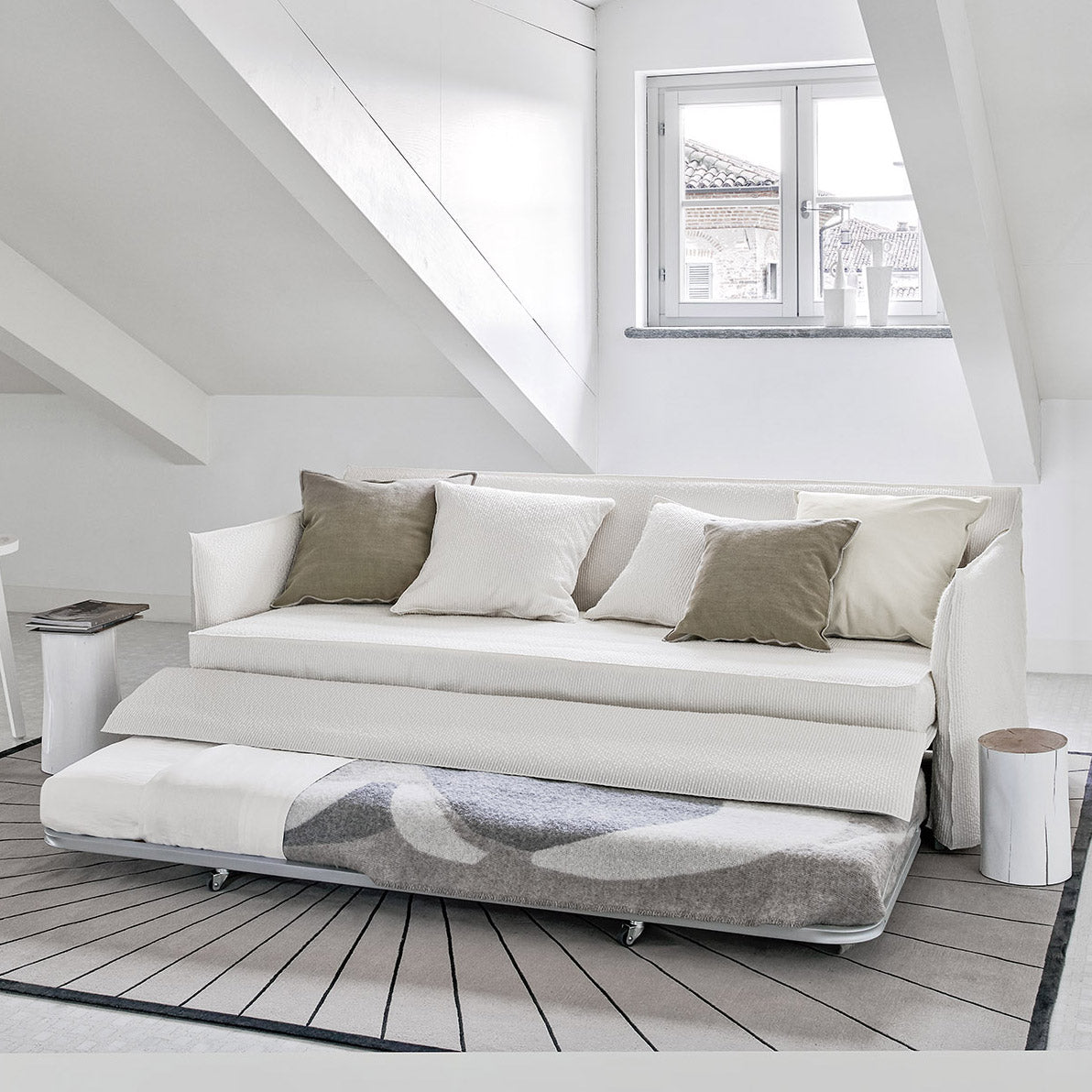 Ghost 82S Trundle Bed-Gervasoni-moderndesign.io