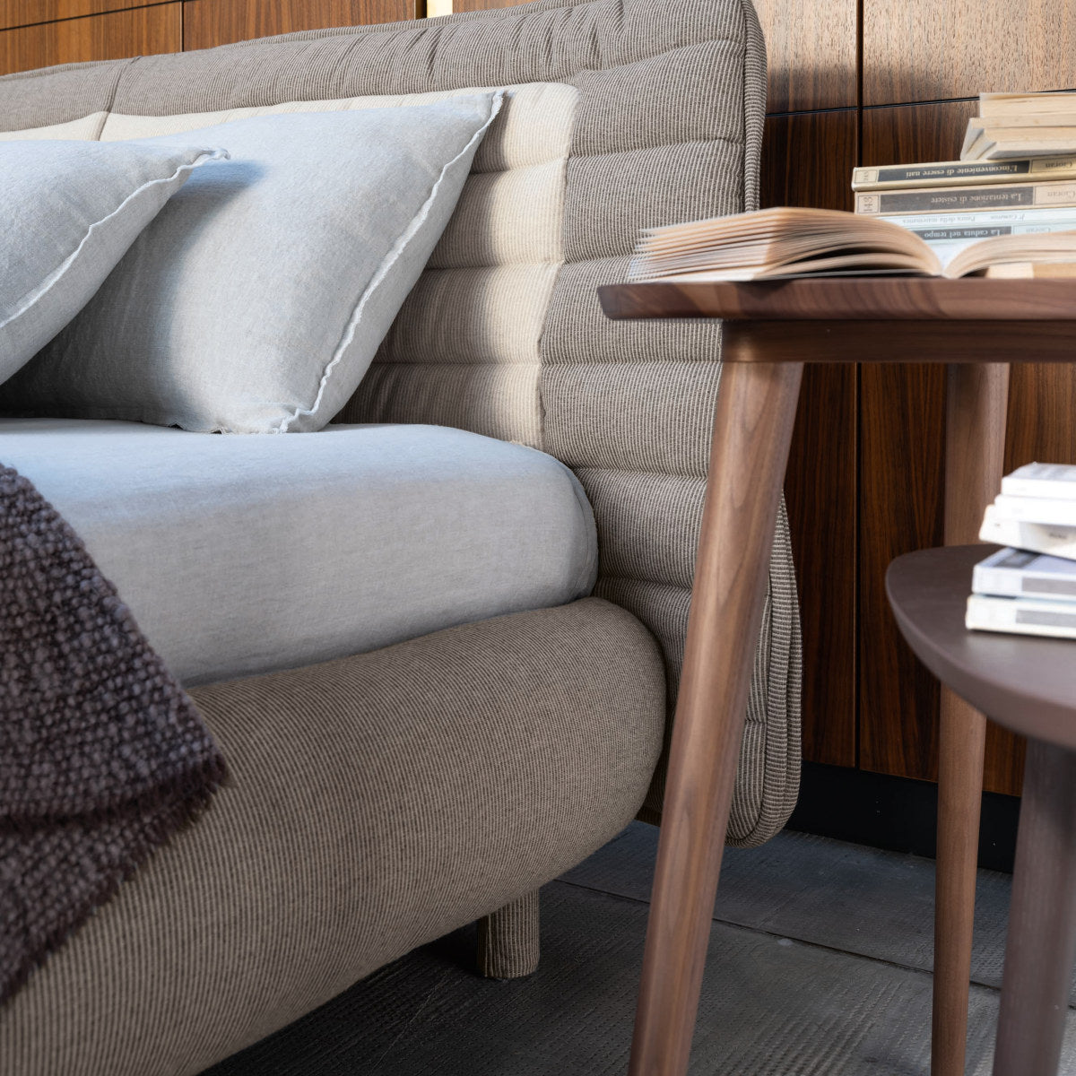 Brick 242/244 Table (Side/Night)-Gervasoni-moderndesign.io