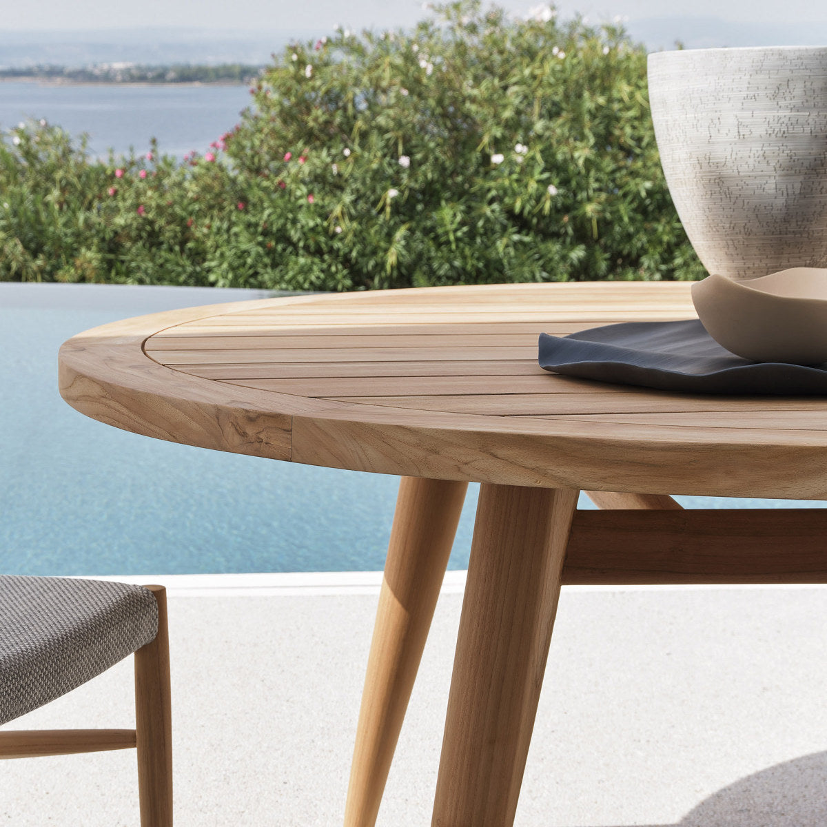 Eidos 136 Dining Table (Round)-Gervasoni-moderndesign.io