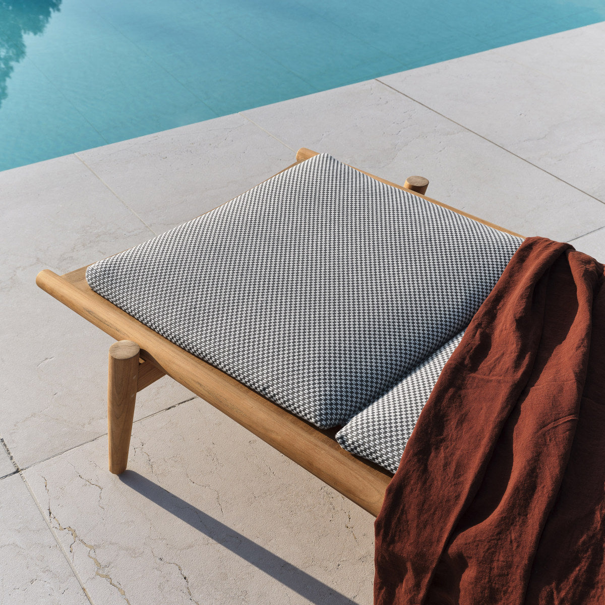 Eidos 183 Sunlounger-Gervasoni-moderndesign.io