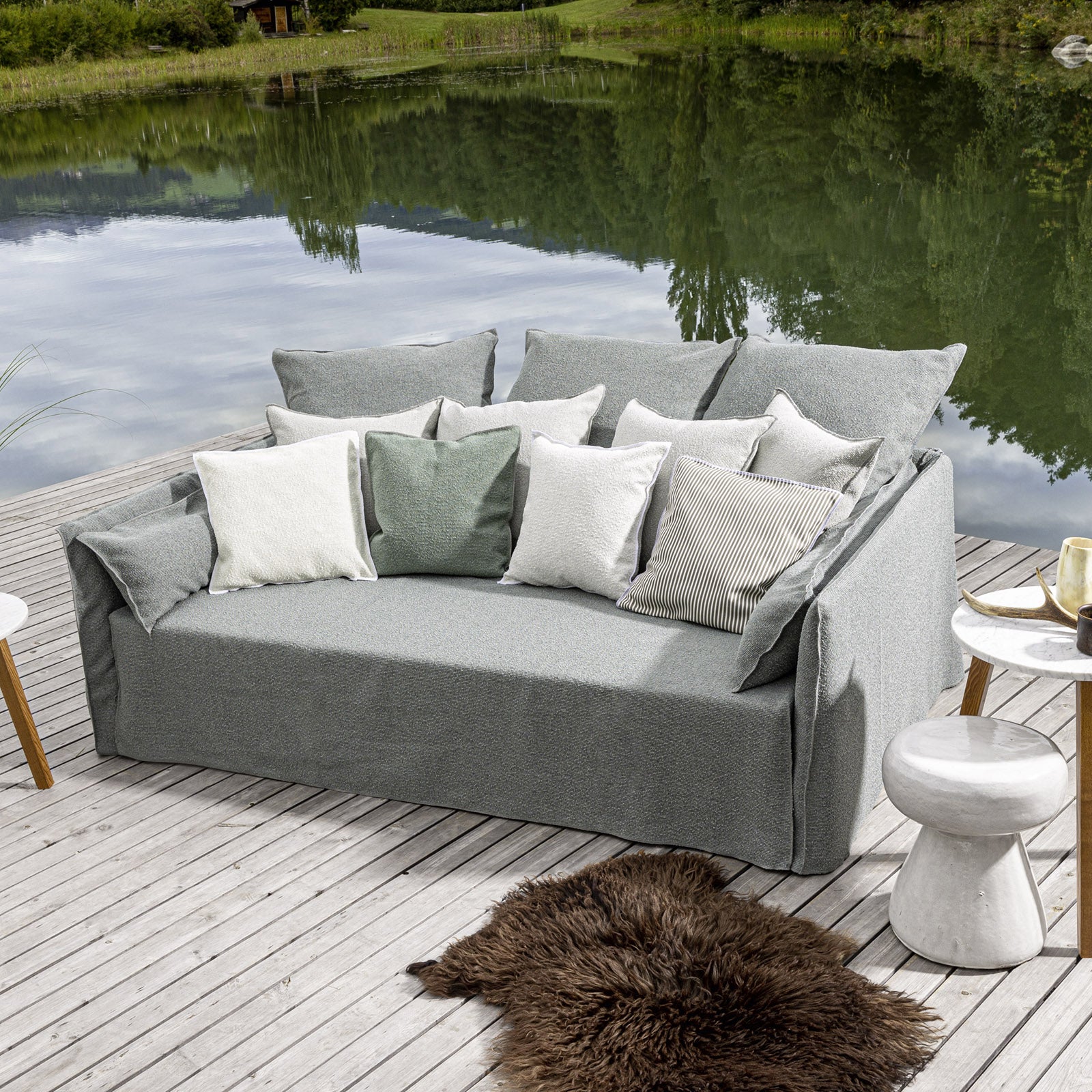 Ghost Out 16 Sofa-Gervasoni-moderndesign.io