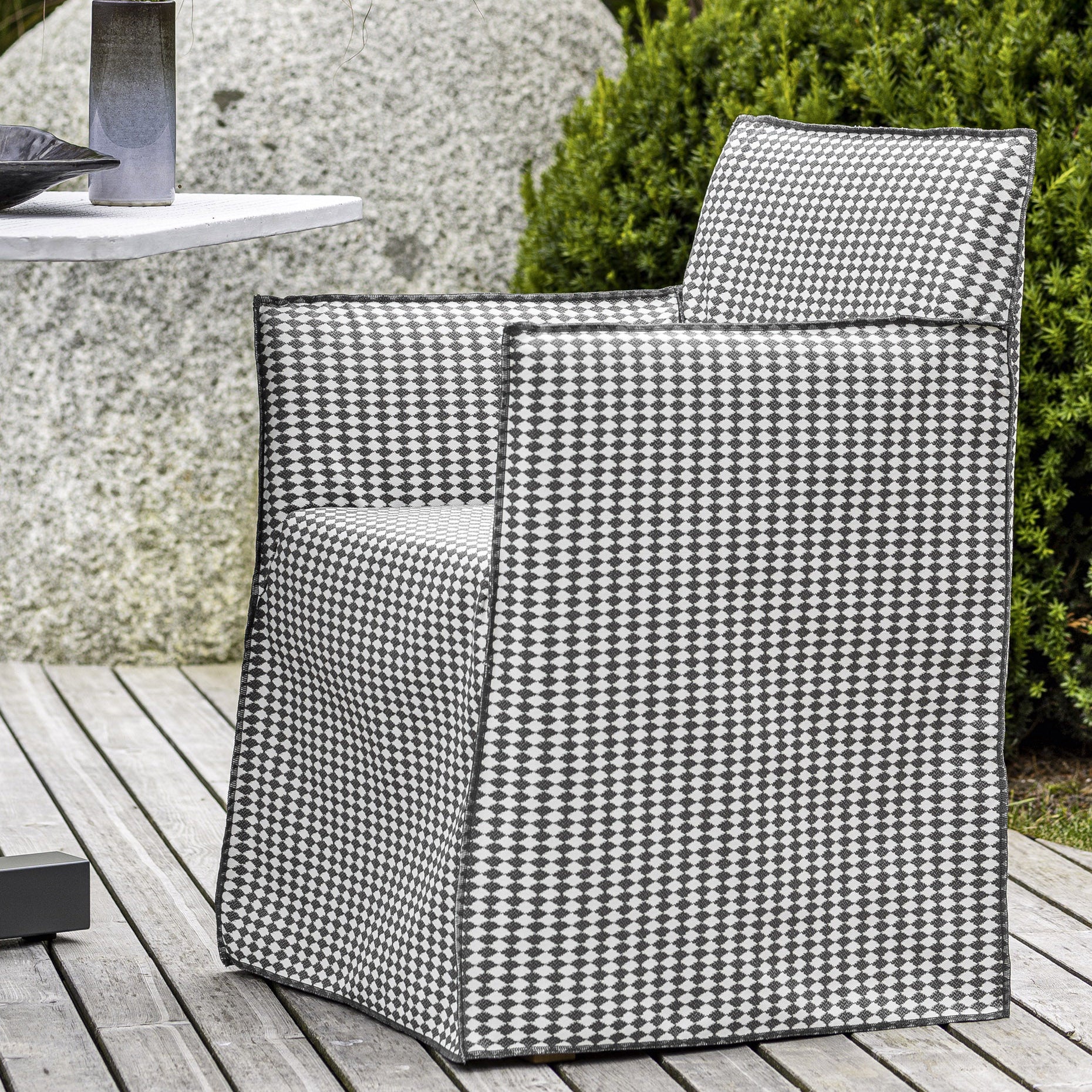 Ghost Out 25 Dining Chair (with arms)-Gervasoni-moderndesign.io