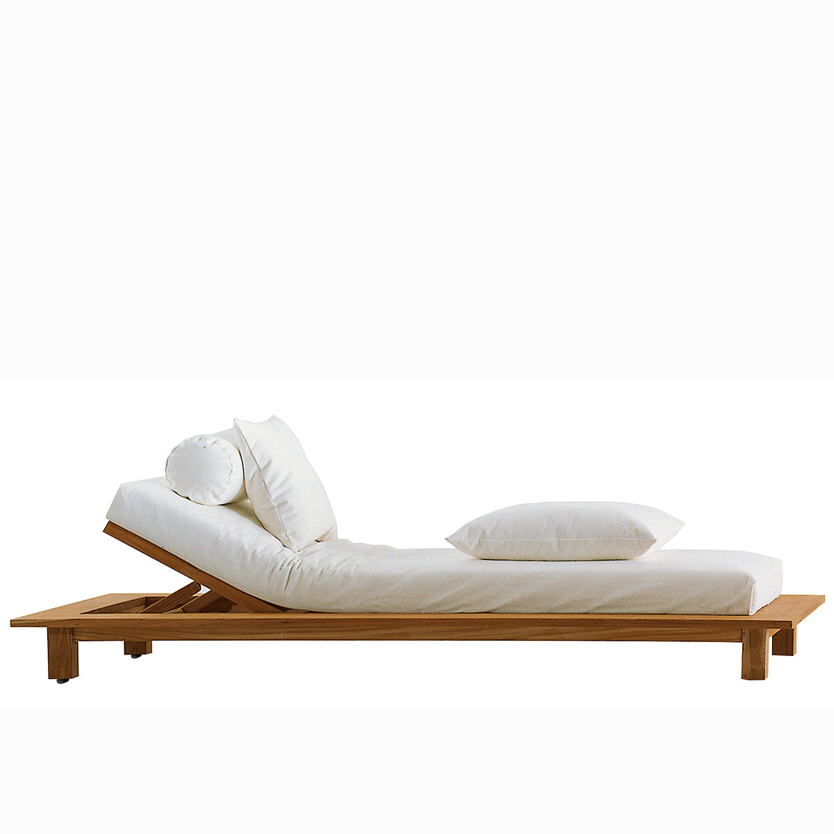 InOut 81 Sunlounger-Gervasoni-moderndesign.io
