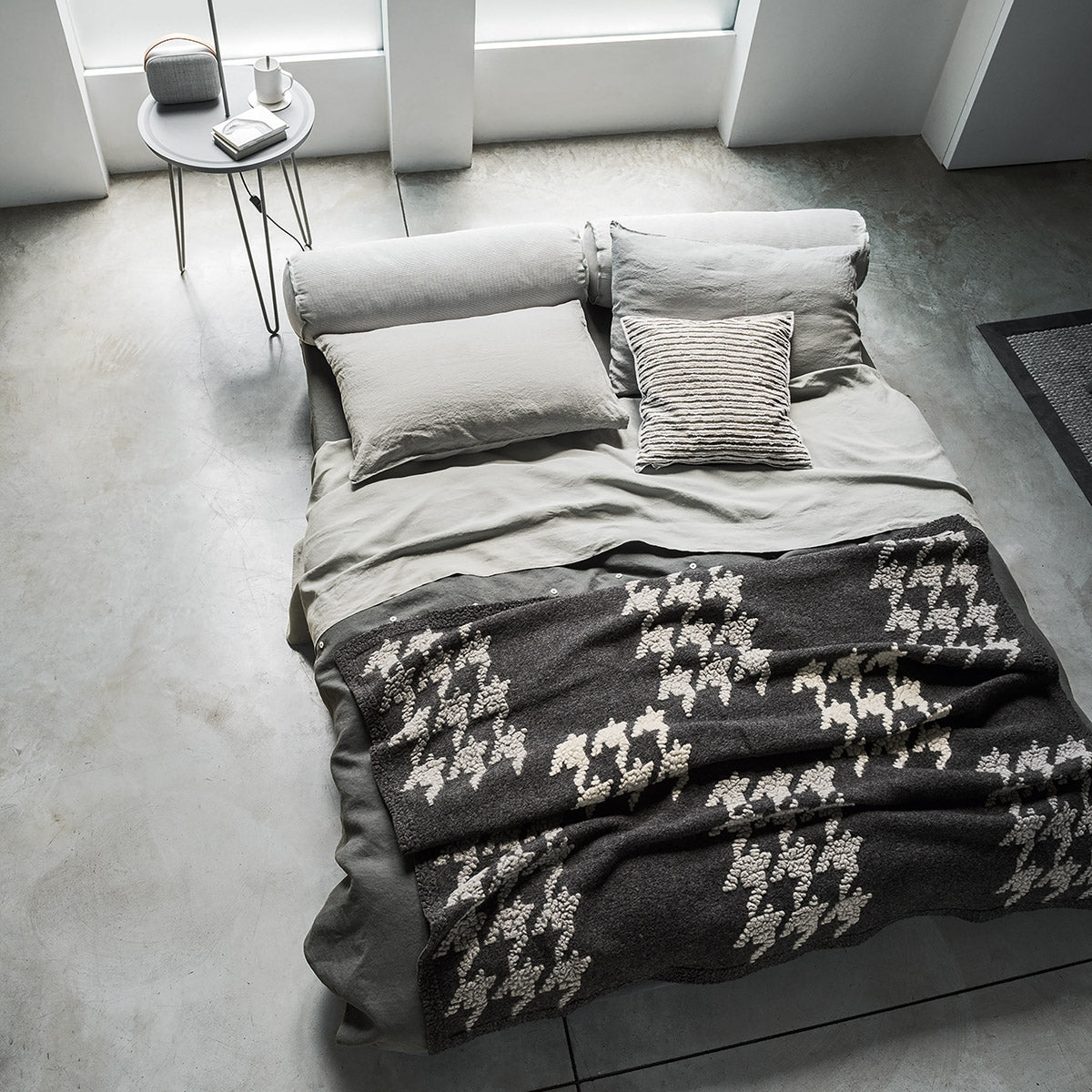 Kubo M/XL Sofabed-Gervasoni-moderndesign.io