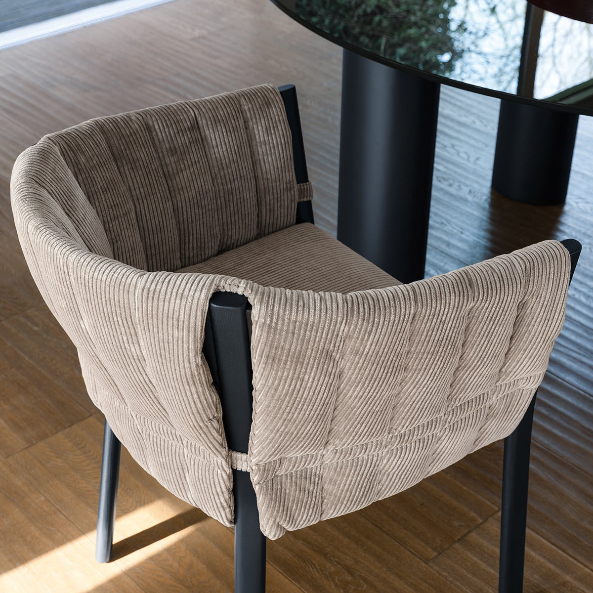 Yelek Dining Chair (With Arms)-Gervasoni-moderndesign.io