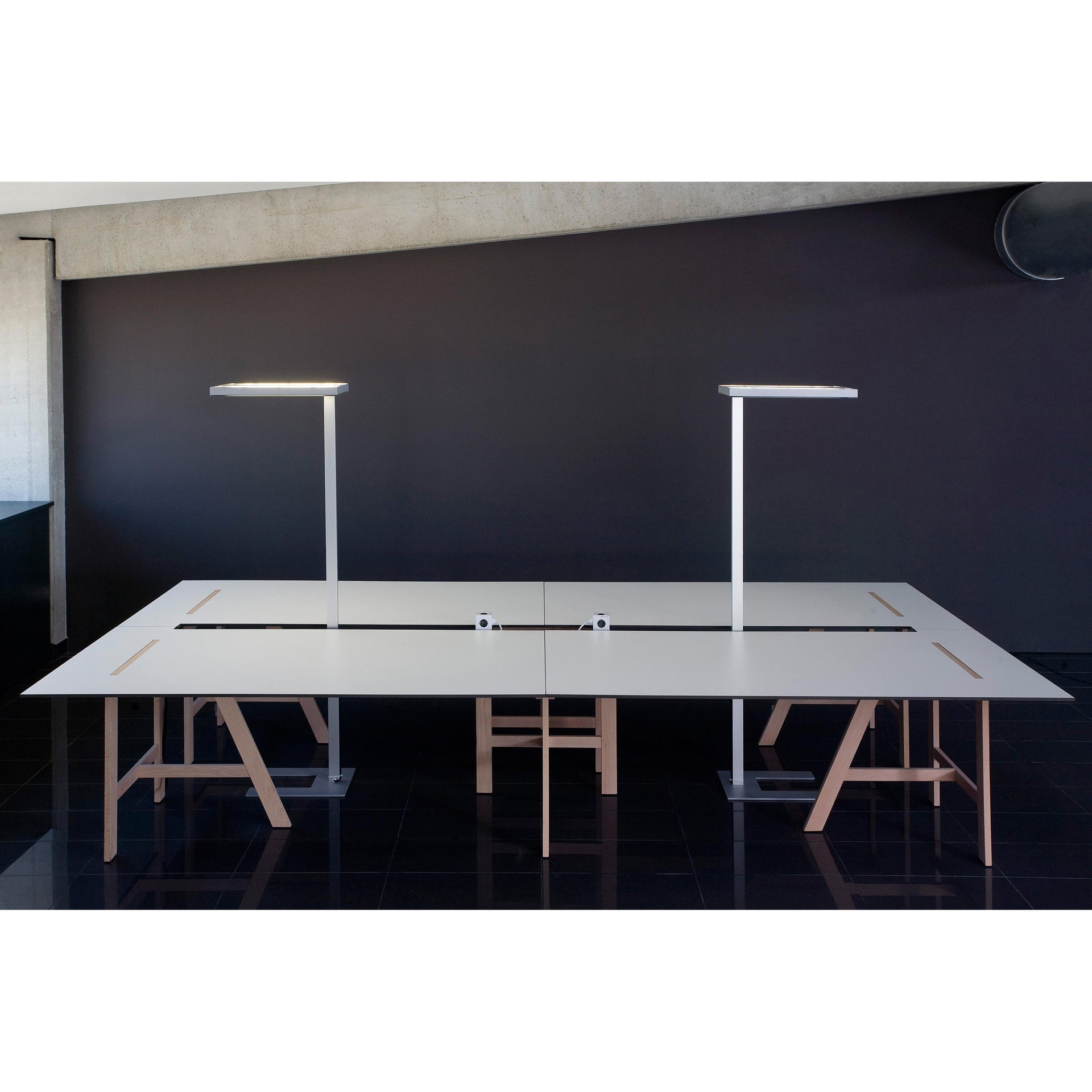 Mesana Desk-Capdell-moderndesign.io