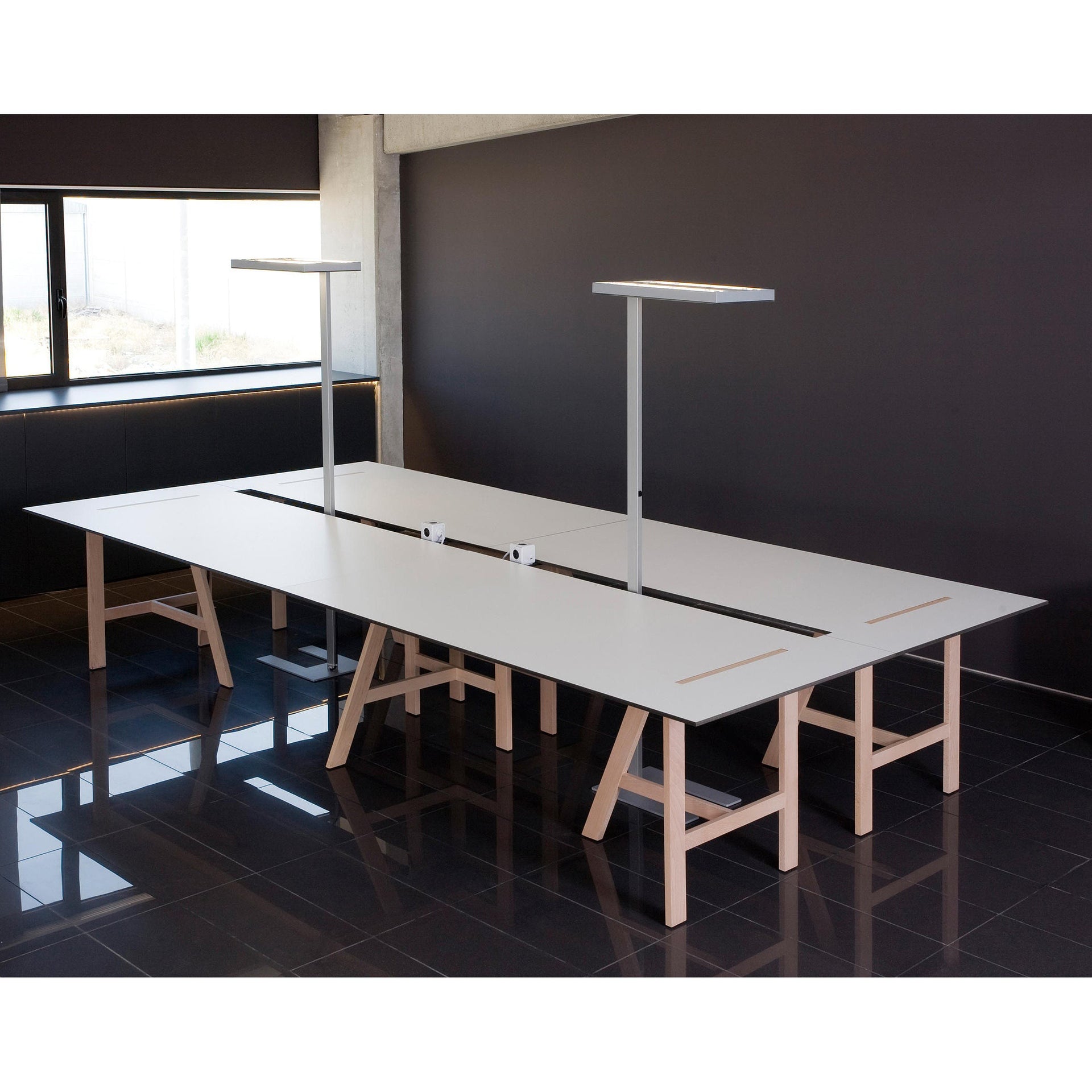 Mesana Desk-Capdell-moderndesign.io
