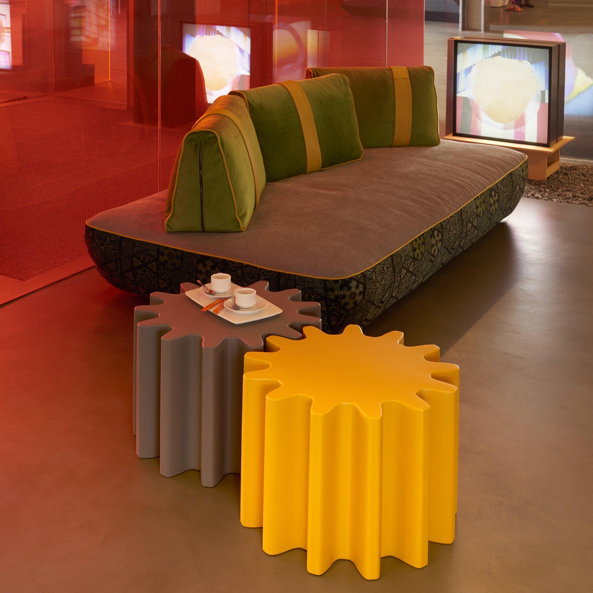 Gear Dining Stool-Slide-moderndesign.io