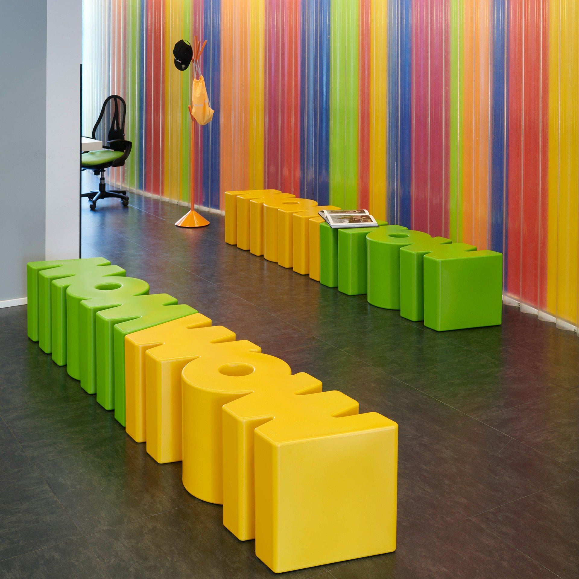 WOW Hard Bench-Slide-moderndesign.io